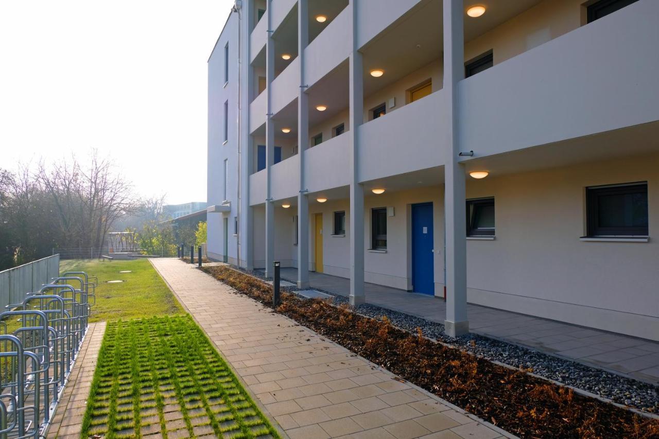 Design Apartment Nr 2 Mit Terrasse Und Parkplatz Straubing Exterior foto